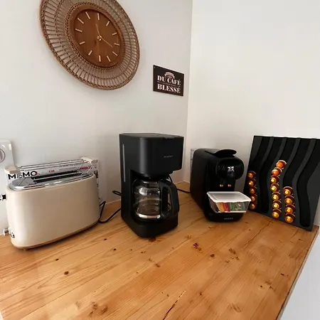 Aux Pas Sages, 4 Mitoyens, Proche