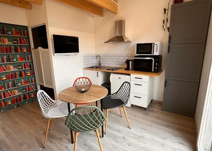 Aux Pas Sages, 4 Mitoyens, Proche *