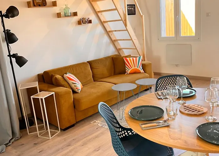 Aux Pas Sages, 4 Mitoyens, Proche