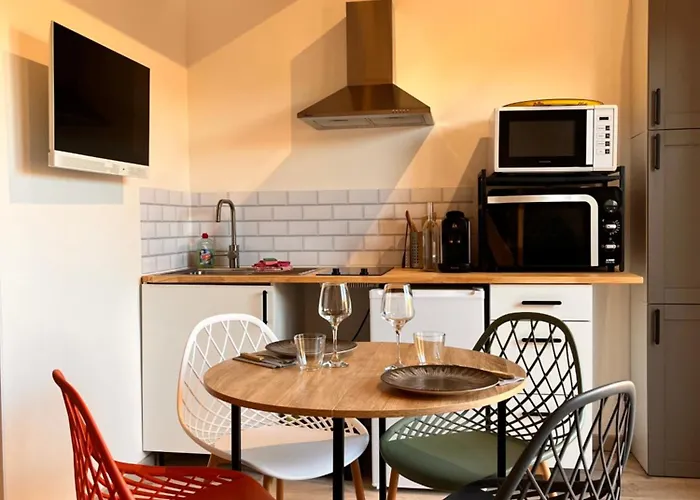 Aux Pas Sages, 4 Mitoyens, Proche *